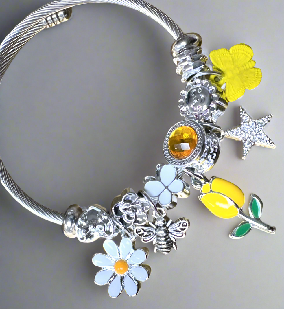 ILJ Holland, Michigan Yellow Tulip Charm Bracelet